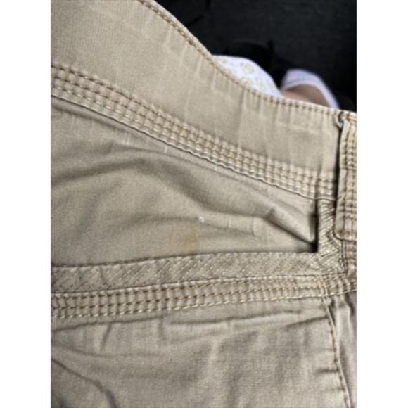 Lees Sinfully Soft Womans 18M Khaki Color  Cargo Shorts - Picture 9 of 10